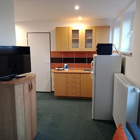 Apartman Obecni Hostinec Provodov (Hradec Kralove) Exterior foto