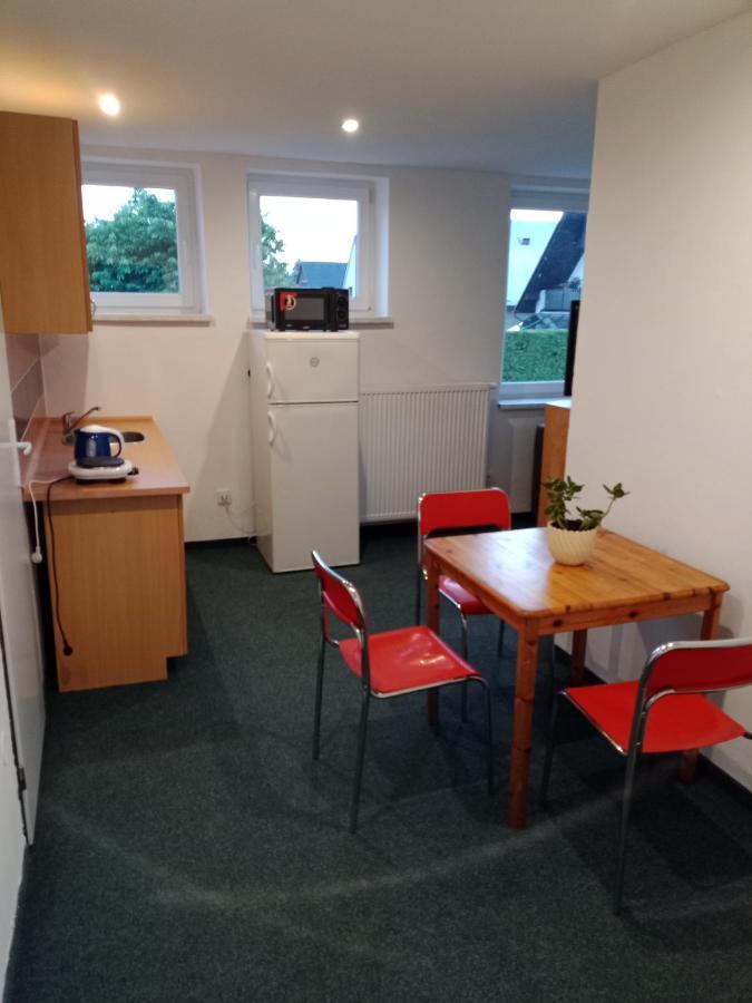 Apartman Obecni Hostinec Provodov (Hradec Kralove) Exterior foto